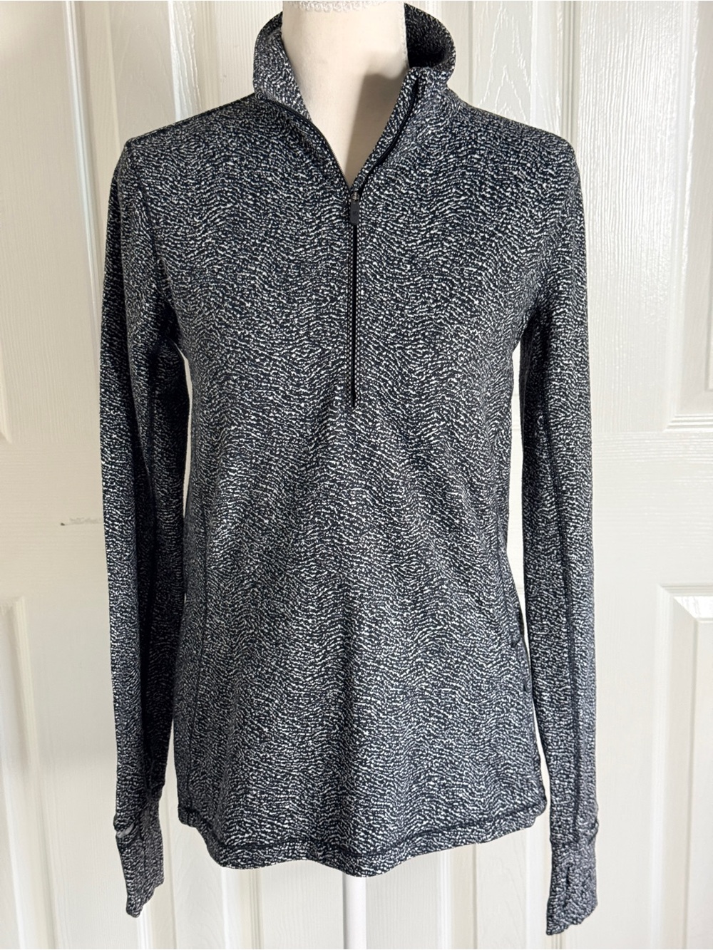 Lululemon Outrun 1/2 Zip Pullover Ripple Jacquard Black White Size 6 EUC